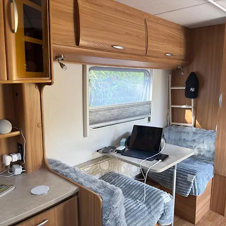 Peaceful Caravan Escape Camping Costa de Caparica