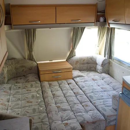 Peaceful Caravan Escape Camping Costa de Caparica