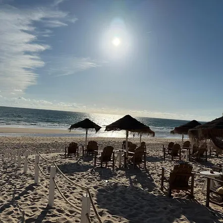 Peaceful Caravan Escape Kemp Costa de Caparica