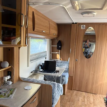 Кемпинг Peaceful Caravan Escape Кошта-да-Капарика