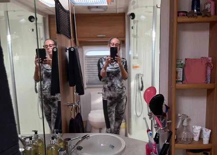 Peaceful Caravan Escape Camping Costa da Caparica