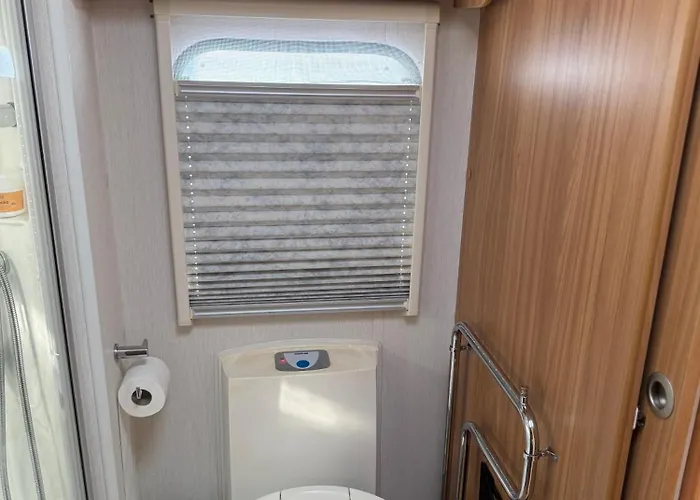 Peaceful Caravan Escape Camping Costa da Caparica