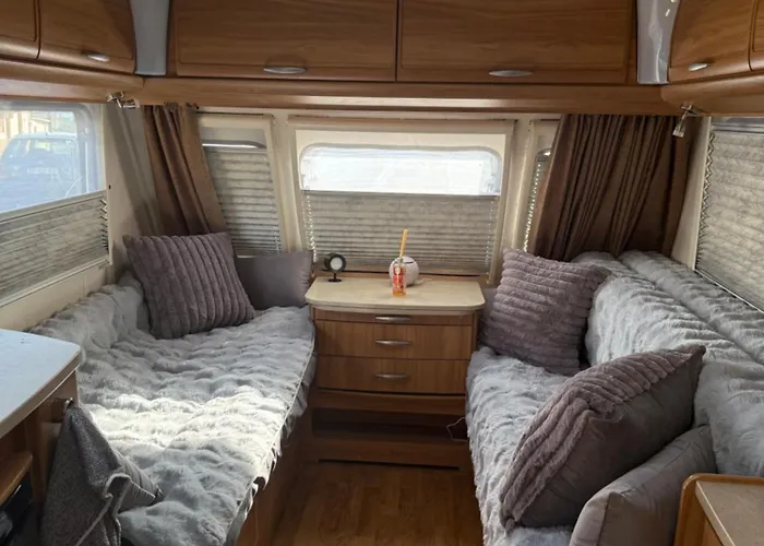 Peaceful Caravan Escape Camping Costa da Caparica