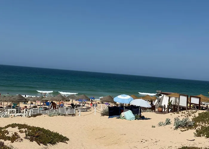 Peaceful Caravan Escape Camping Costa da Caparica